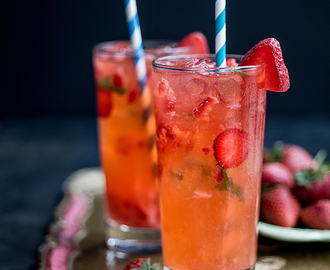 Cocktail Friday: Strawberry Moscow Mule