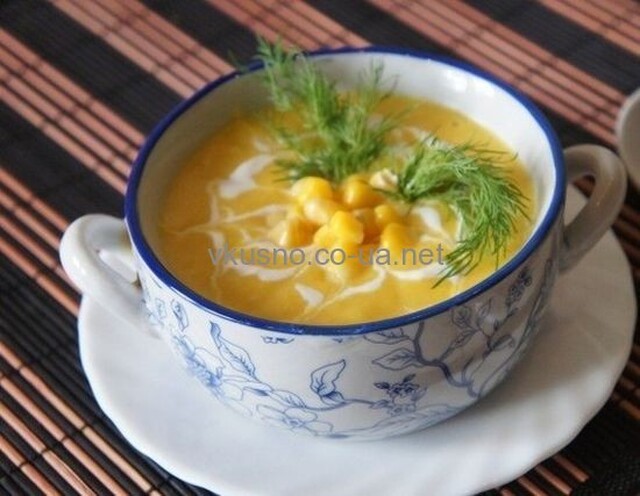 Летний крем-суп с сыром и консервированной кукурузой