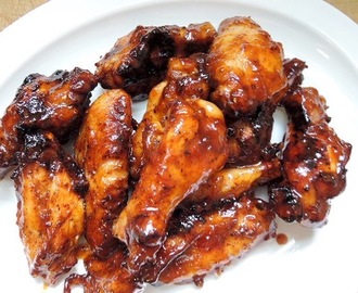 Grilled Chicken Wings with Sweet and Spicy Apricot Barbecue Sauce