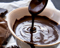Calda de Chocolate prática, deliciosa e perfeita para bolos, doces e sorvetes