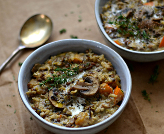Estufado de lentilhas, arroz selvagem e cogumelos