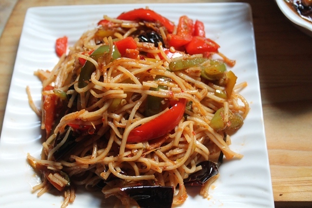 Chilli Garlic Noodles Recipe - Spicy Chinese Chilli Garlic Noodles Recipe
