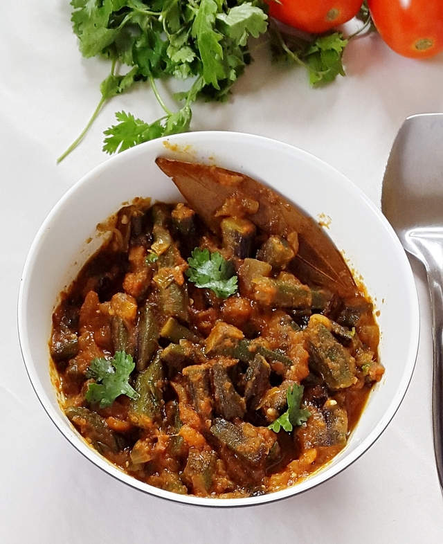 Bhindi masala gravy – Fried okra in a spicy tomato sauce
