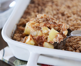 Amish-Style Apple and Cinnamon Baked Oatmeal