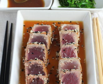 Tataki de atún con salsa ponzu. Receta oriental