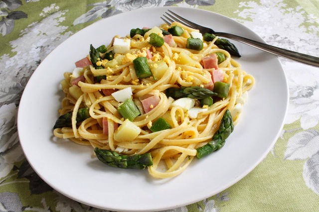 Spaghettini con asparagi, patate e mortadella/ Спагеттини со спаржей, картофелем и мортаделлой