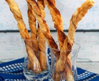 Cinnamon dusted pastry straws