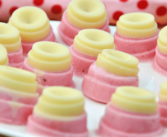 Low Carb Weiße Schokolade – Erdbeer FroYo Bites – Eiskalte Snack Ideen
