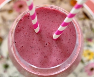 Healthy Banana & Berry Smoothie