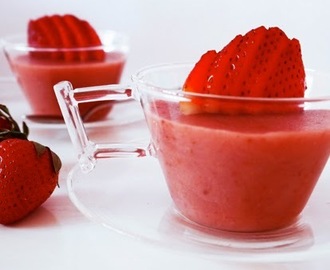 Easy Vegan Strawberry Mousse