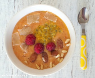 Smoothie bowl abricots - banane (Apricots and banana smoothie bowl)