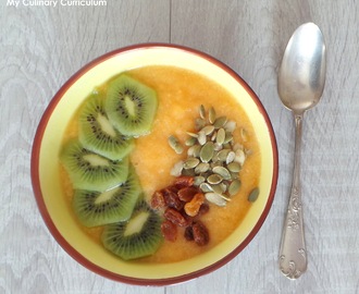 Smoothie bowl ananas - pêches (Peaches and pineapple smoothie bowl)