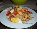 Salada com alface, fiambre, queijo feta e ovo