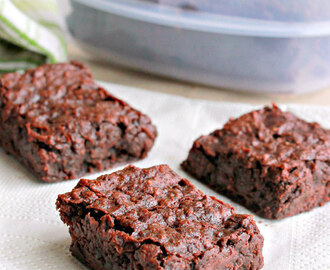 Eggless Rich & Chewy Brownies