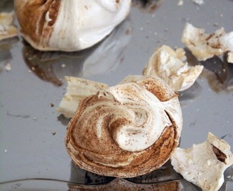 Giant Cocoa  Meringues / Rustikalne meringue s kakavom