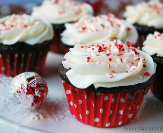 Dark Chocolate Peppermint Cupcakes & #ChristmasWeek Giveaway
