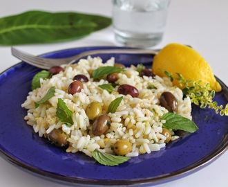 Riso con erbe aromatiche e olive/ Рис с ароматными травами и оливками