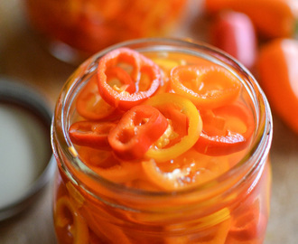 Quick Pickled Sweet Peppers