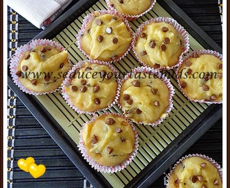 Eggless Mango Chocolate Chip Cupcakes | Baking with Fruits