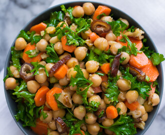 MOROCCAN CARROT CHICKPEA SALAD