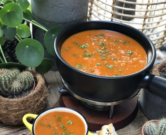 puntpaprika soep met tomaat maken - Familie over de kook