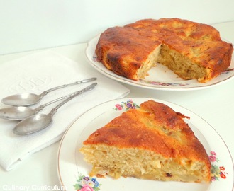 Gâteau pommes, rhubarbe et miel (Cake with apples, rhubarb and honey)