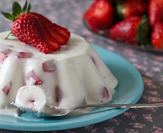 Bavarese allo yogurt e fragole/ Баварезе с йогуртом и клубникой