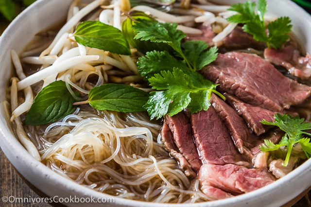 Easy Vietnamese Pho Noodle Soup