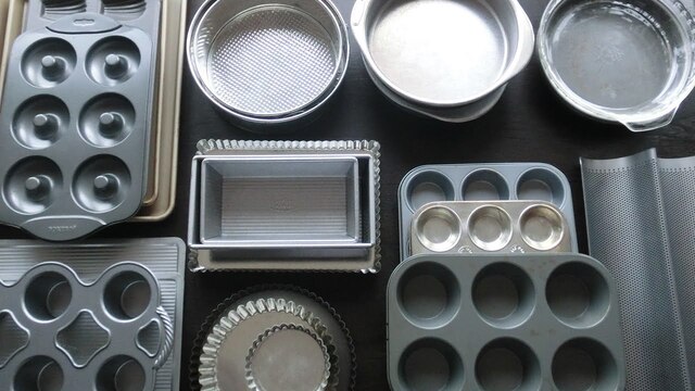 Baking Pans! Second Video in the Essential Kitchen Gadgets Series