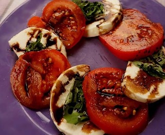 Caprese Salad with Sweet Balsamic Reduction (Plus a Giveaway!) #FoodBloggerLove