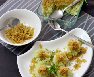 Pulut Inti (Glutinous Rice With Sweet Coconut)