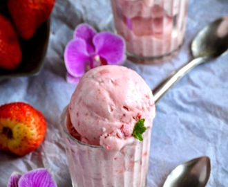 Eggless Strawberry Ice Cream - 5 ingredients Ice Cream - Step by Step