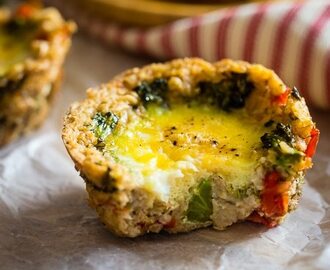 Egg Muffins with Savory Oatmeal Vegetable Crust {Gluten Free + Super Simple + Low Carb}
