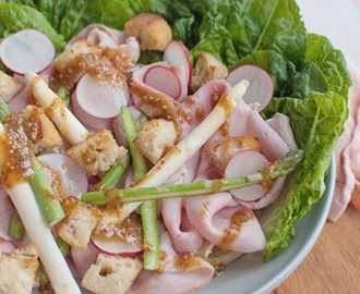Recept: Salade met beenham en honing-mosterddressing