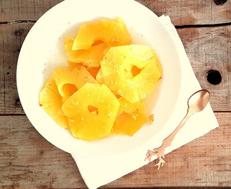 Ananas frais au sirop au gingembre (Fresh pineapple with ginger syrup)