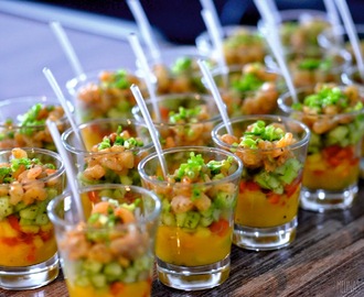 Gurken-Mango Cocktail mit Garnelen - Fingerfood im Glas