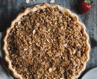 Gluten-Free Strawberry Rhubarb Pie with Crumb Topping