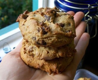Almond Butter Choc Chip Cookies