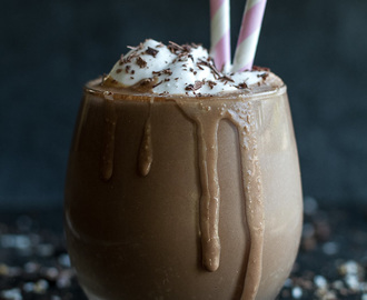frozen hot chocolate breakfast smoothie