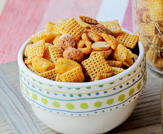 Cheesy, Spicy, Sweet and Nutty Snack Mix