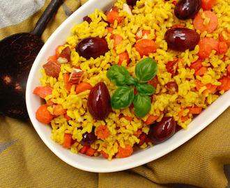 Krydret rissalat med mandler, Kalamata-oliven og bagte gulerødder