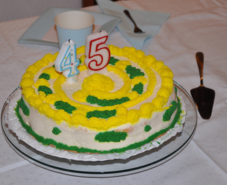 Laktózmentes születésnapi torta