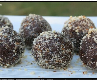 {Recipe, Vegan MoFo} Chocolate Almond Butter Fudge Balls