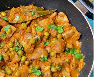Mushroom Matar Recipe / Mushroom Peas Curry