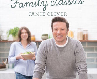 Book tip of the month August: Super Food Family Classics by Jamie Oliver