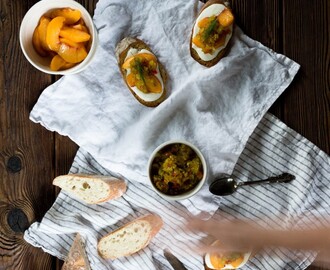 Homemade dill relish crostini with peaches and quark