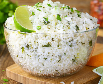 Chipotle Copycat Cilantro Lime Rice (With VIDEO)