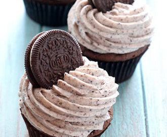Chocolate Cookies and Cream Cupcakes
