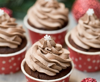 Čokoládovo-škoricové cupcaky plnené vanilkovým pudingom