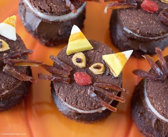 Halloween Oreo Cupcake Cats w/ Chocolate Avocado Frosting {gluten-free + fruit toppings}